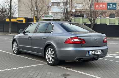 Лифтбек Skoda Superb 2009 в 