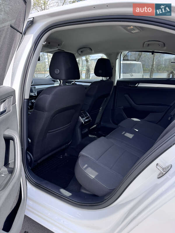 Ліфтбек Skoda Superb 2015 в Києві фото 15 Ліфтбек Skoda Superb 2015 в Києві