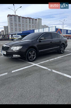 Ліфтбек Skoda Superb 2012 в 
