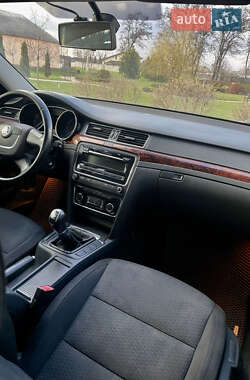 Ліфтбек Skoda Superb 2012 в 