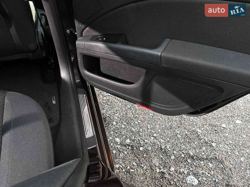 Ліфтбек Skoda Superb 2013 в Славуті