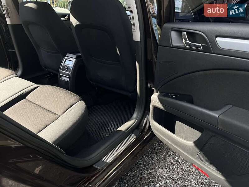 Ліфтбек Skoda Superb 2013 в Славуті