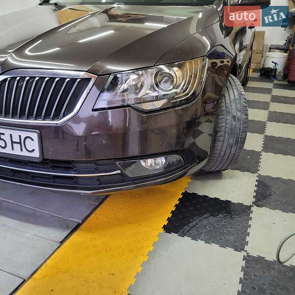 Ліфтбек Skoda Superb 2013 в Славуті