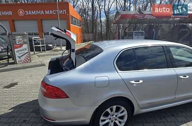 Лифтбек Skoda Superb 2013 в 