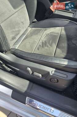 Лифтбек Skoda Superb 2013 в 