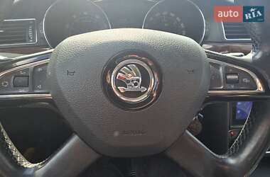 Лифтбек Skoda Superb 2013 в 