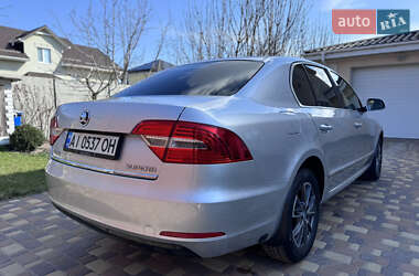 Лифтбек Skoda Superb 2013 в 