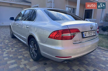 Лифтбек Skoda Superb 2013 в 