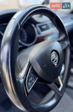 Лифтбек Skoda Superb 2013 в 