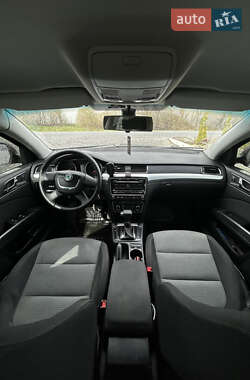 Лифтбек Skoda Superb 2011 в 