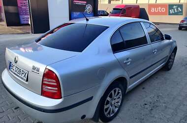 Лифтбек Skoda Superb 2006 в 