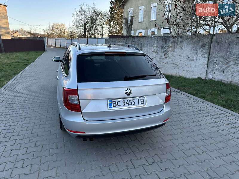 Универсал Skoda Superb 2013 в Львове