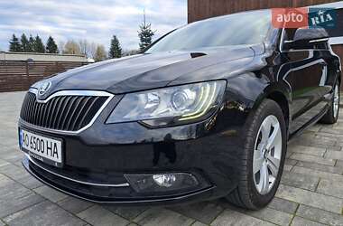 Лифтбек Skoda Superb 2014 в 