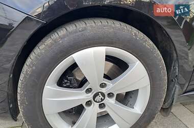 Лифтбек Skoda Superb 2014 в 