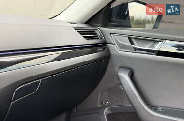 Лифтбек Skoda Superb 2016 в 