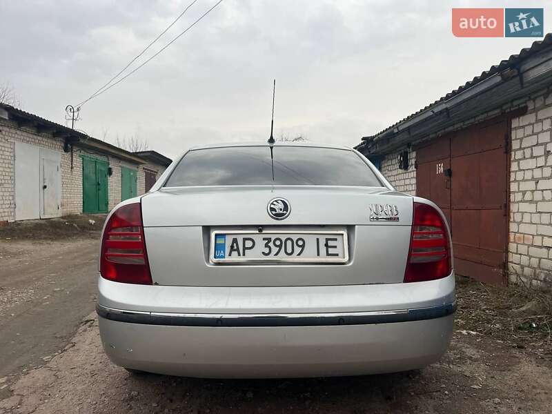 Лифтбек Skoda Superb 2005 в 