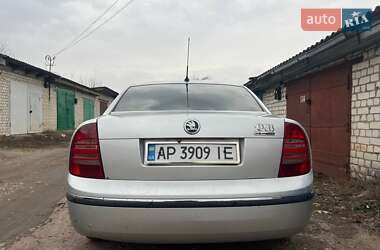 Лифтбек Skoda Superb 2005 в 