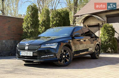 Лифтбек Skoda Superb 2022 в 