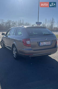 Універсал Skoda Superb 2012 в 