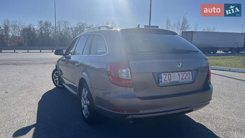Универсал Skoda Superb 2012 в Звягеле