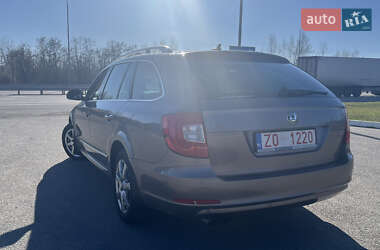 Універсал Skoda Superb 2012 в 