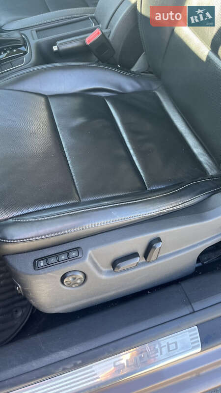 Универсал Skoda Superb 2012 в Звягеле