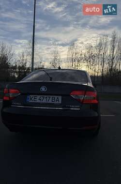 Лифтбек Skoda Superb 2013 в 