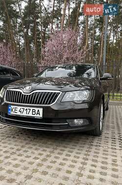 Лифтбек Skoda Superb 2013 в 