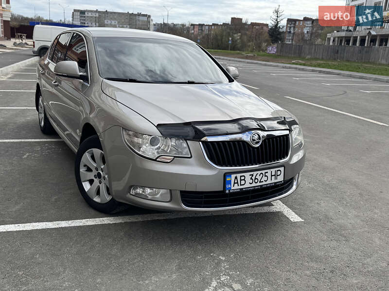 Ліфтбек Skoda Superb 2013 в Умані