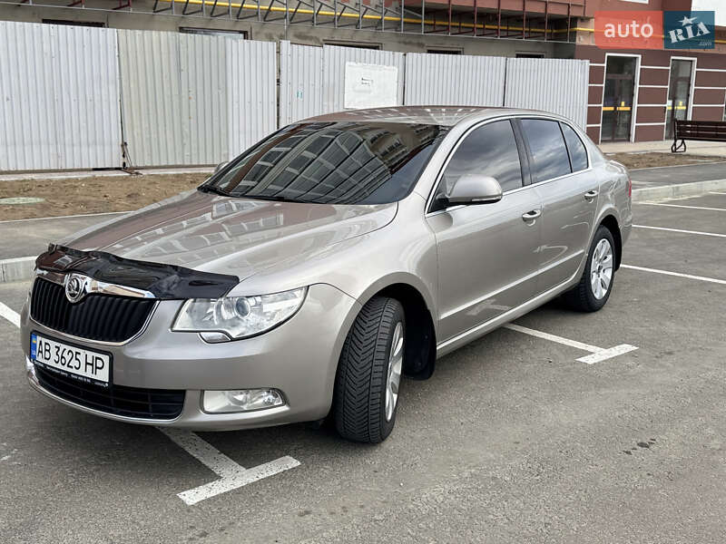 Ліфтбек Skoda Superb 2013 в Умані
