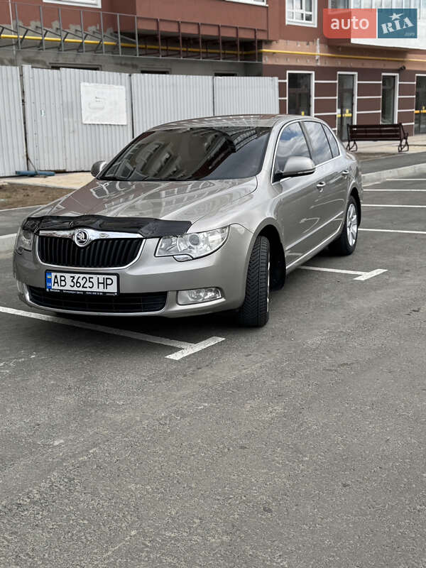 Ліфтбек Skoda Superb 2013 в Умані