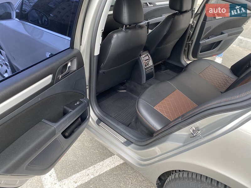 Ліфтбек Skoda Superb 2013 в Умані