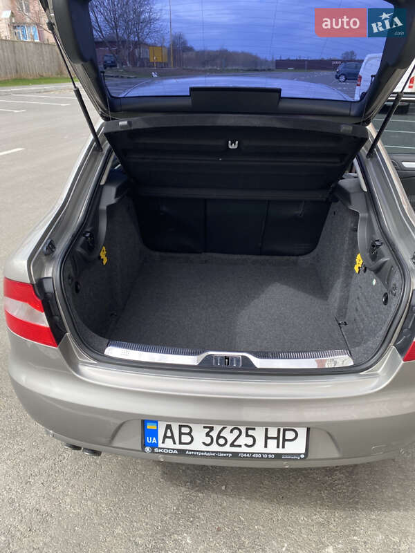 Ліфтбек Skoda Superb 2013 в Умані