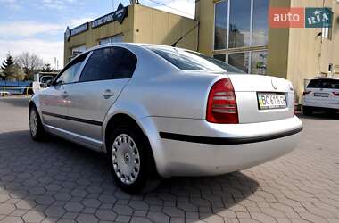 Лифтбек Skoda Superb 2005 в 