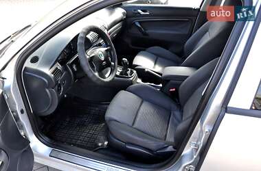 Лифтбек Skoda Superb 2005 в 