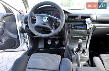 Лифтбек Skoda Superb 2005 в 