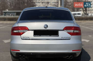 Лифтбек Skoda Superb 2013 в 