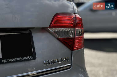 Лифтбек Skoda Superb 2013 в 