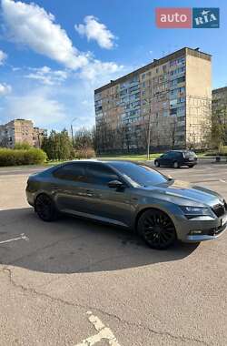 Лифтбек Skoda Superb 2016 в 