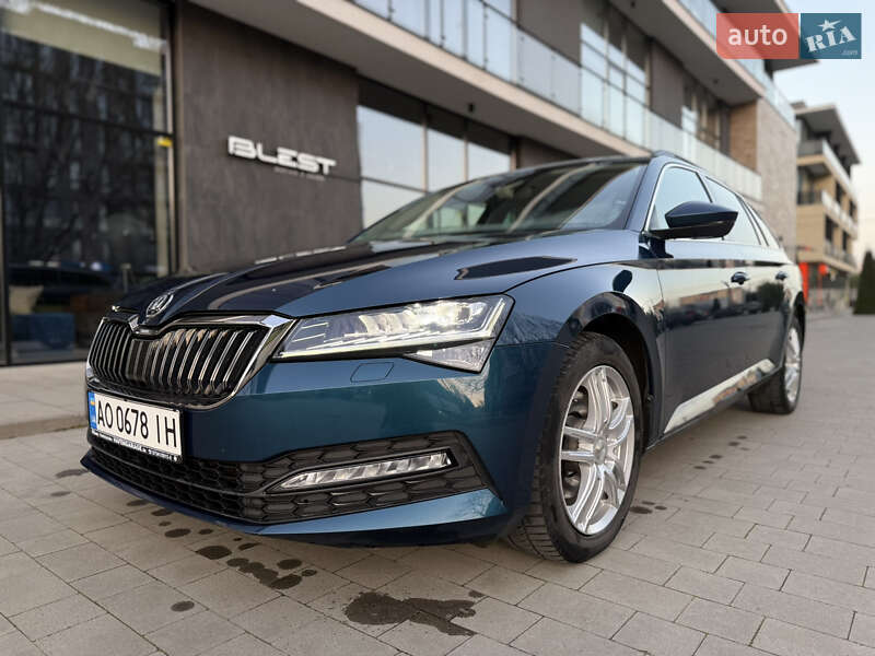 Універсал Skoda Superb 2022 в Ужгороді