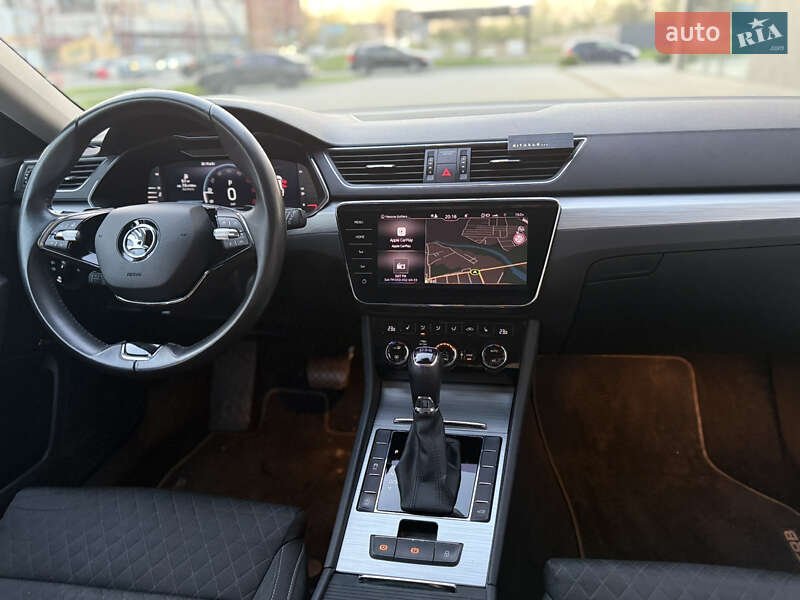 Універсал Skoda Superb 2022 в Ужгороді