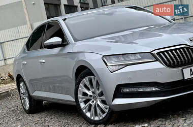 Лифтбек Skoda Superb 2022 в 