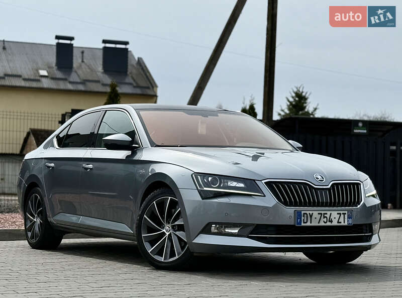 Лифтбек Skoda Superb 2016 в 