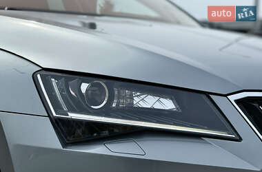 Лифтбек Skoda Superb 2016 в 