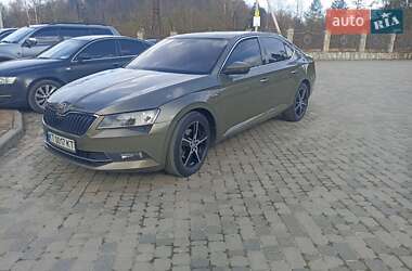 Лифтбек Skoda Superb 2016 в 