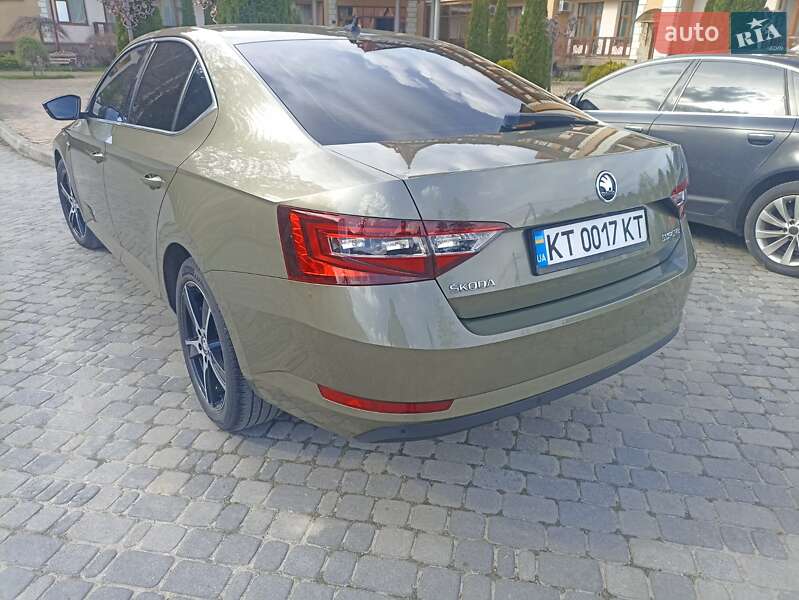Лифтбек Skoda Superb 2016 в Яремче