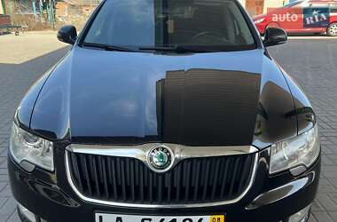 Лифтбек Skoda Superb 2013 в 