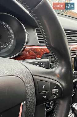 Лифтбек Skoda Superb 2013 в 