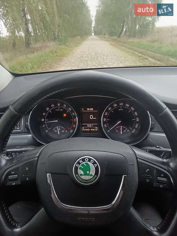 Универсал Skoda Superb 2012 в Волочиске