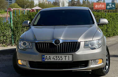 Лифтбек Skoda Superb 2012 в 